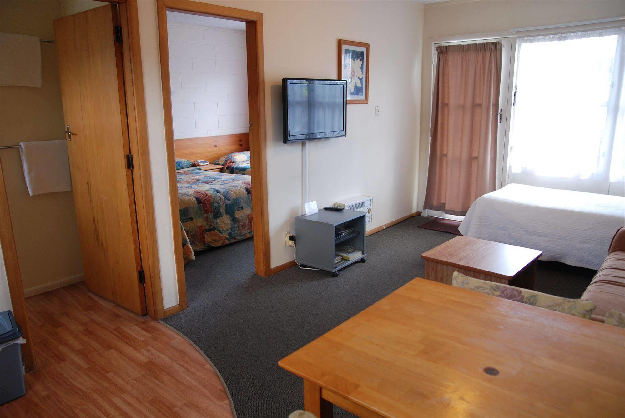 Manhattan Lodge Motel Hamilton Esterno foto
