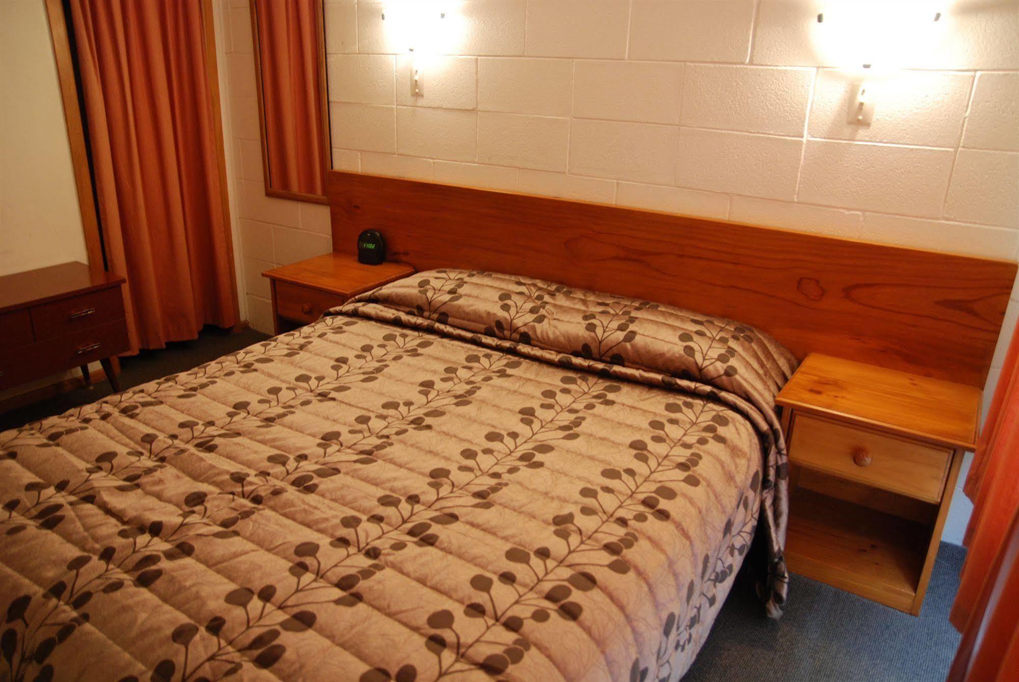 Manhattan Lodge Motel Hamilton Esterno foto