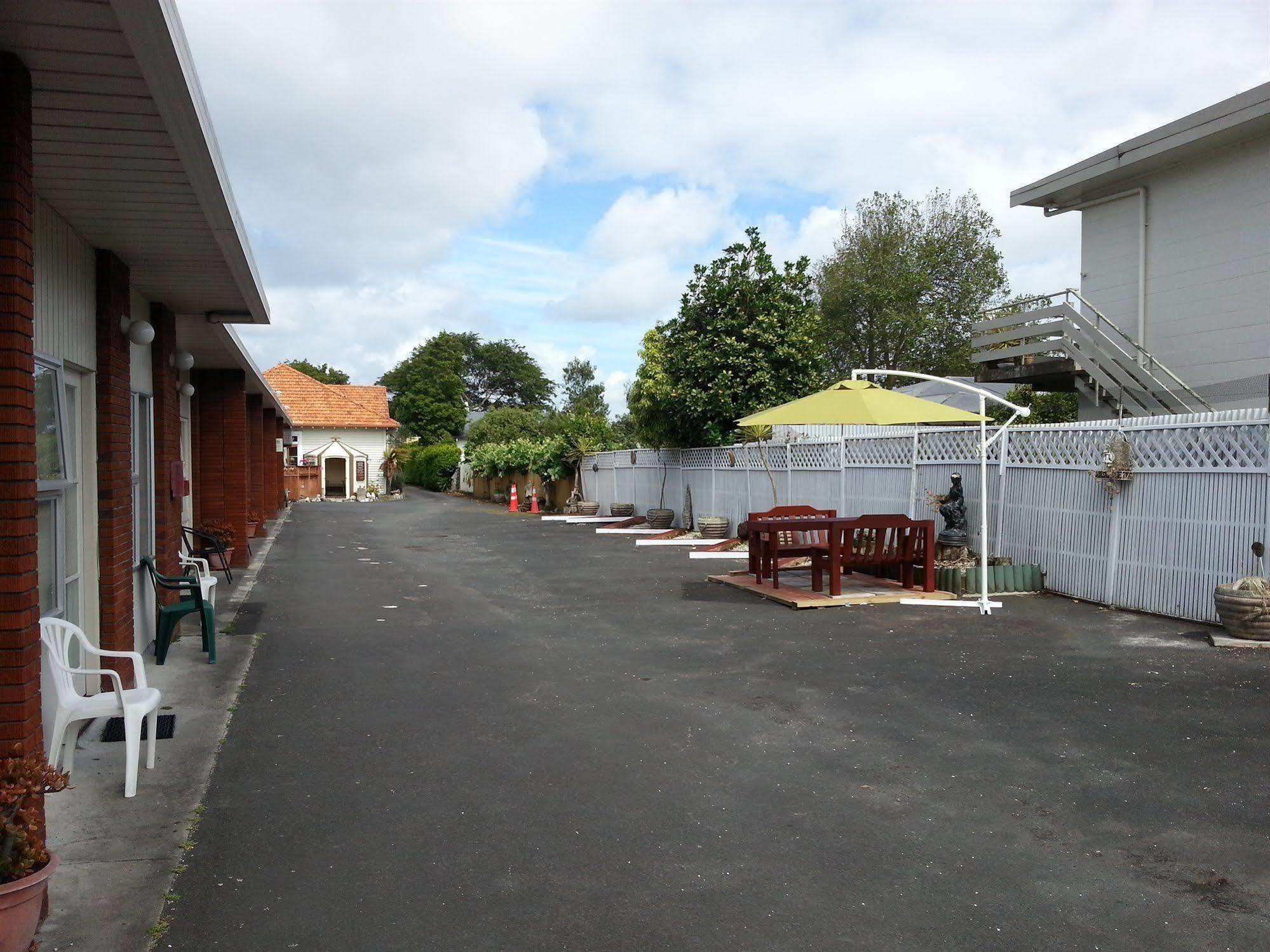 Manhattan Lodge Motel Hamilton Esterno foto