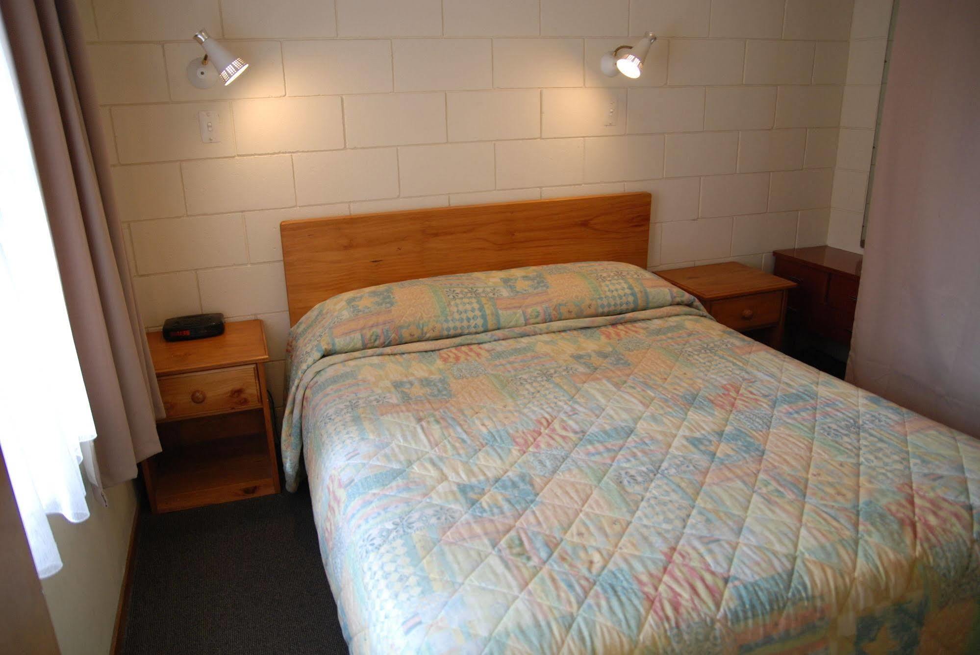 Manhattan Lodge Motel Hamilton Esterno foto