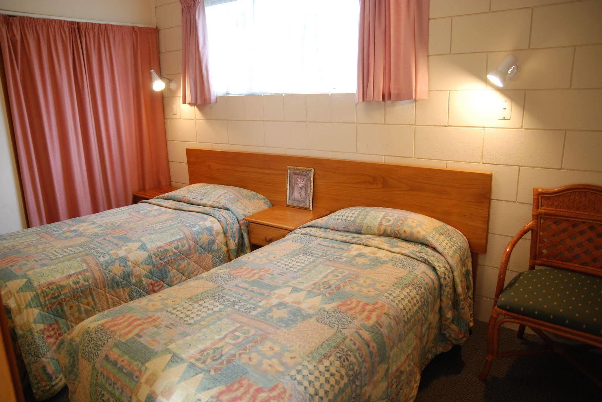 Manhattan Lodge Motel Hamilton Esterno foto