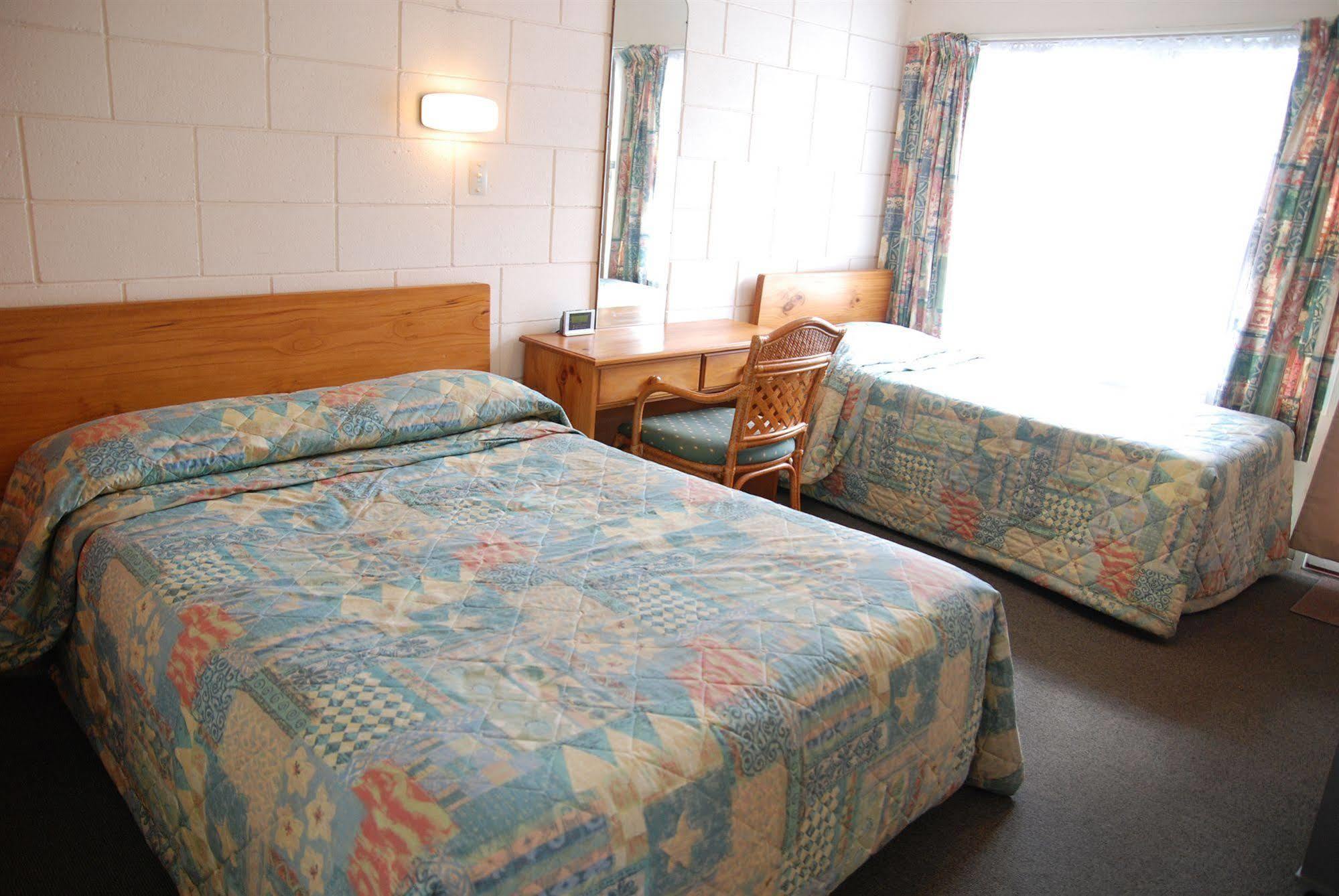 Manhattan Lodge Motel Hamilton Esterno foto