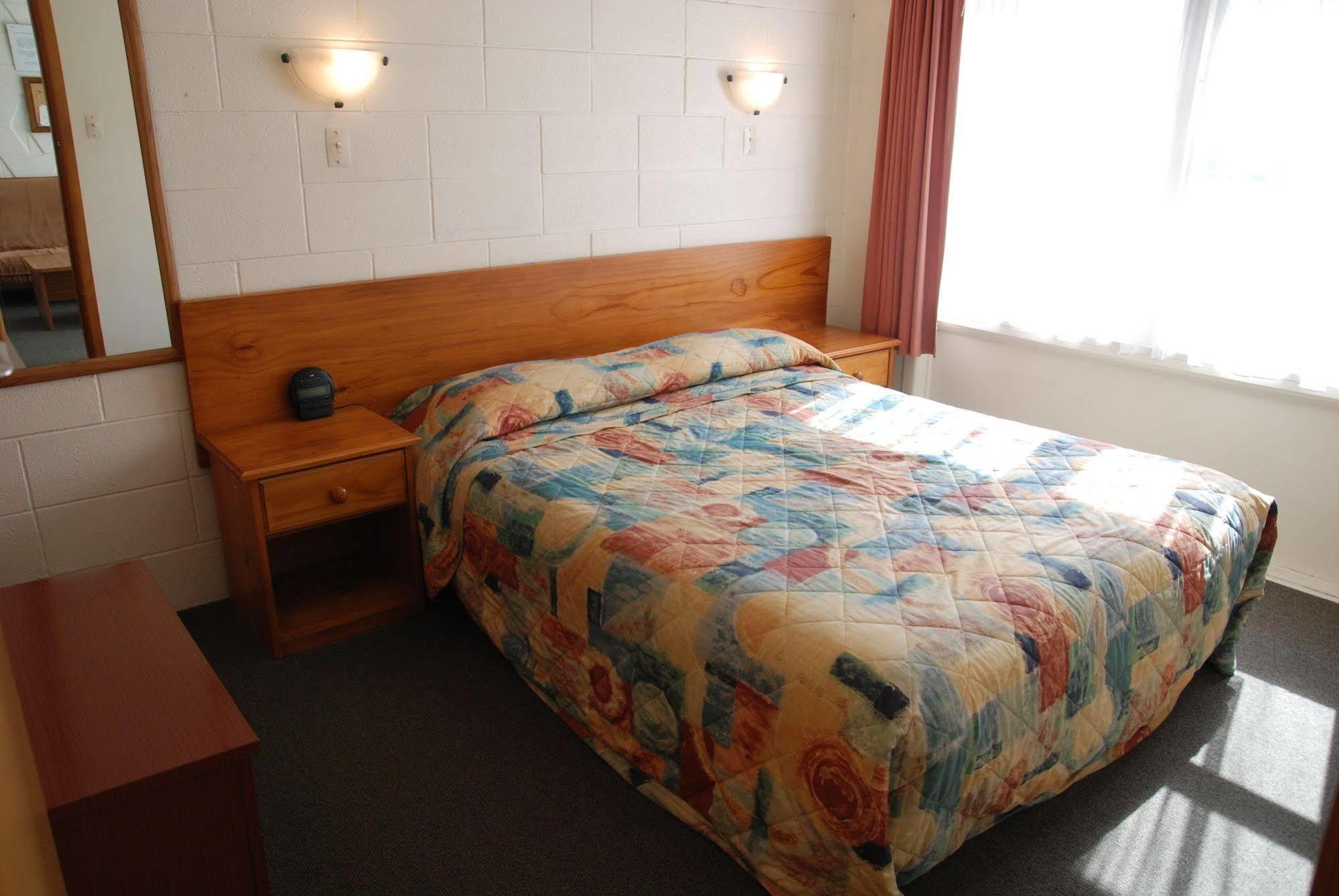 Manhattan Lodge Motel Hamilton Esterno foto