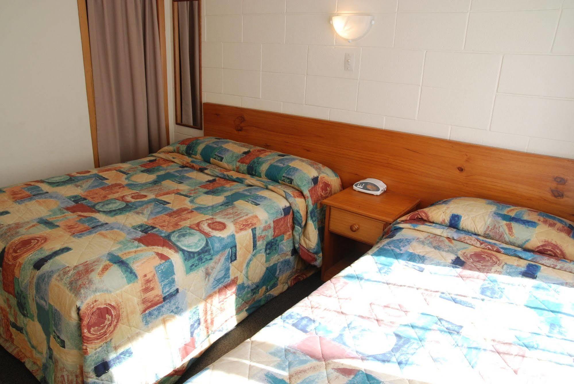 Manhattan Lodge Motel Hamilton Esterno foto